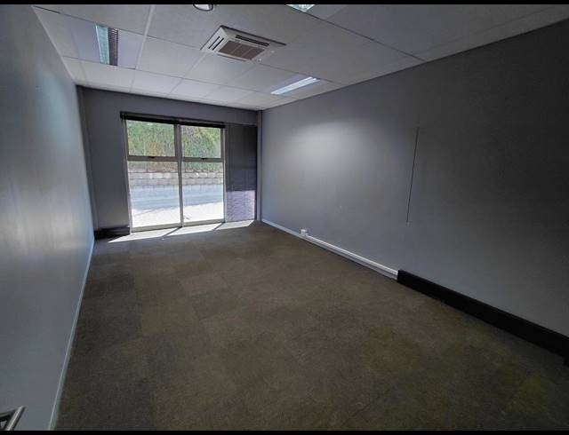 2,002M² OFFICE TO LET IN WATERFALL